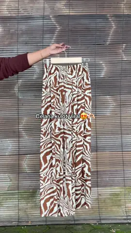 motif nya cantik’ giniiii cek keranjangg sekarangg😭🫵🏻#mango_outfit #kulothommyrayon #celanakulot 