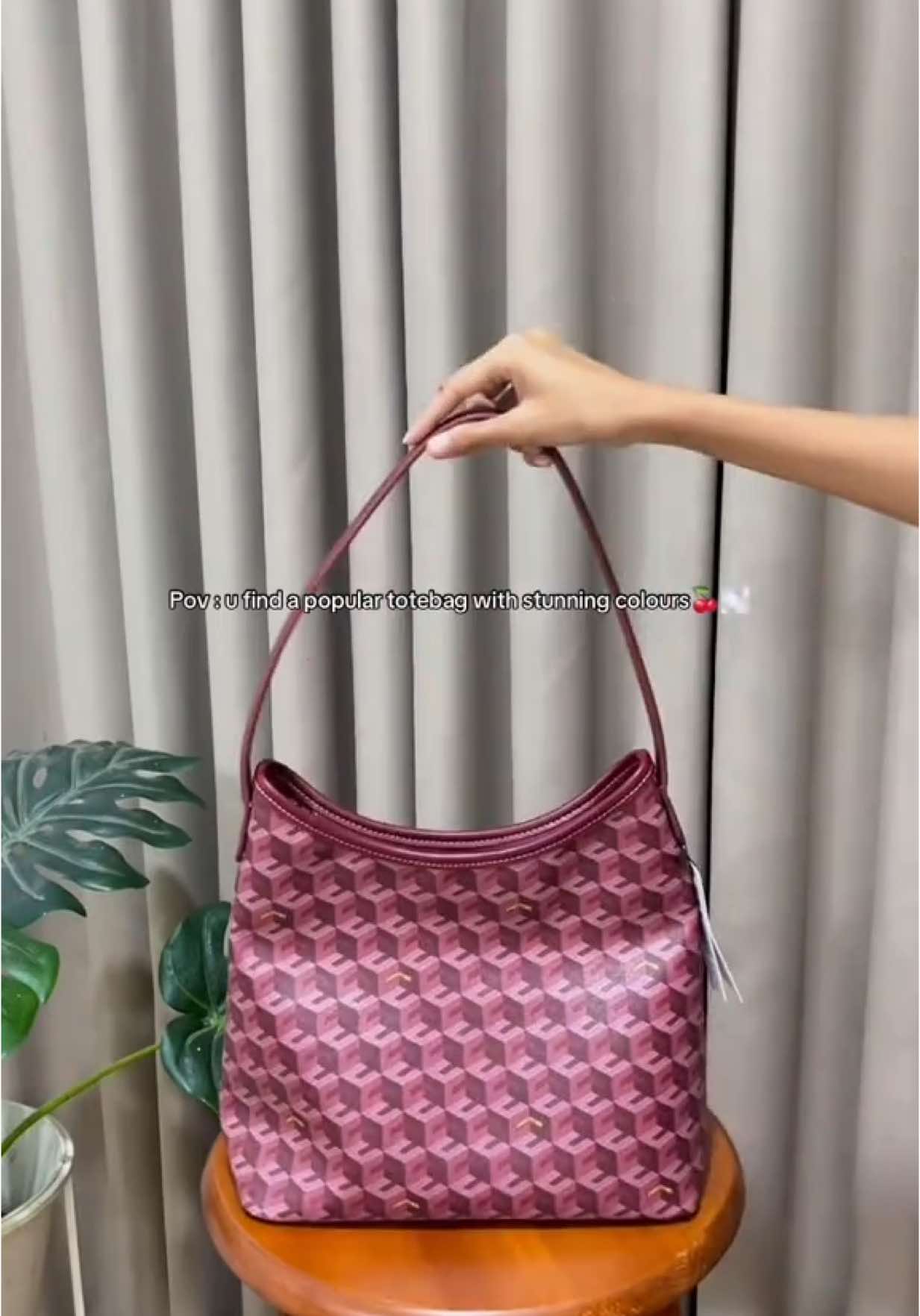 Burgundy for fall>> 🍒🌫️ #jastiptrusted #jastipmalaysia #christyng 