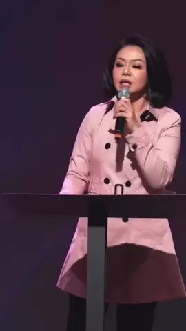 Jangan pedulikan apa kata orang dan apa yang orang lain pikirkan tentang kita tetapi fokuslah sama apa kata Tuhan. #inspirasikristen  #motivasikristen #pshennykristianus  #tuhanyesusmemberkati 