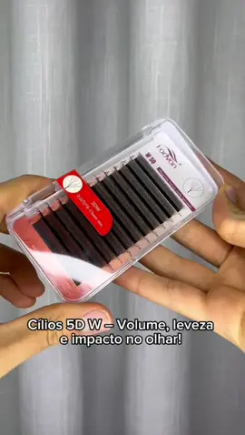 👀 Já imaginou seus alongamentos com volume, leveza e curvatura perfeitos? Apresento a Caixa de Cílios 5D W da Fadvan – porque suas clientes merecem cílios de impacto! 🔥 Fio super macio 🔥 Curvatura estável 🔥 Volume incrível sem pesar! 💬 Me conta aqui nos comentários: 👉 Você prefere fios W ou em Y? 🛒 Link na bio pra garantir a sua! #Cilios5D #FadvanBrasil #ExtensãoDeCílios #FioWFadvan #CíliosPerfeitos #VolumeRusso #AlongamentoDeCílios #LashArtistBrasil #LashTech #LashSupplies #CíliosProfissionais #TikTokBeauty