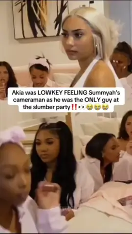 Bro is so lucky 😂 #Akia 