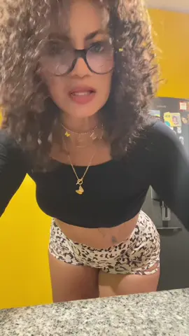 #cuarentonafeliz❤️ #morena #pielcanela🧡 #pieldechocolate🍫 #mulata #humor #colocha #Y #chinitahermosa😍😍_🙈❤️ #rizada 