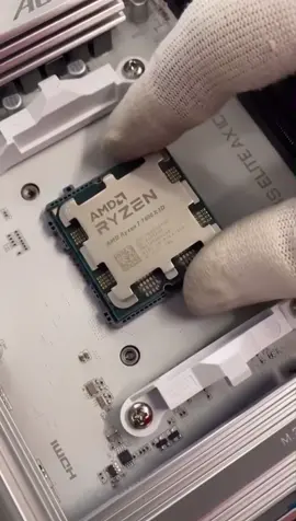 🎉 Jeu concours en cours ! Tente de gagner la toute dernière carte graphique AMD 🔥 Republie, commente et abonne-toi pour participer ! 🎮 #Concours #Gaming #AMD 