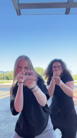 Unexpected duooo!! dc:@Buddy⚡️ #dancer #dancing #fy #variablexcrew #crew #forupage #viral #foruyou #dancechallenge #germany #funny #dancing 