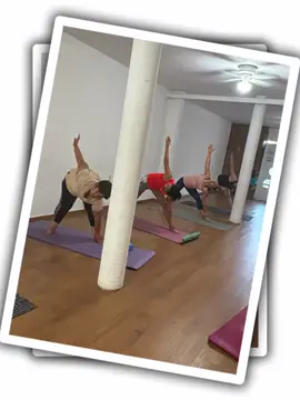 #mueve #elcuerpo #atraves del #yoga #mujeresqueinspiran #mujeresfuertes #mujeresemprendedoras #yogashuniasaltillo 