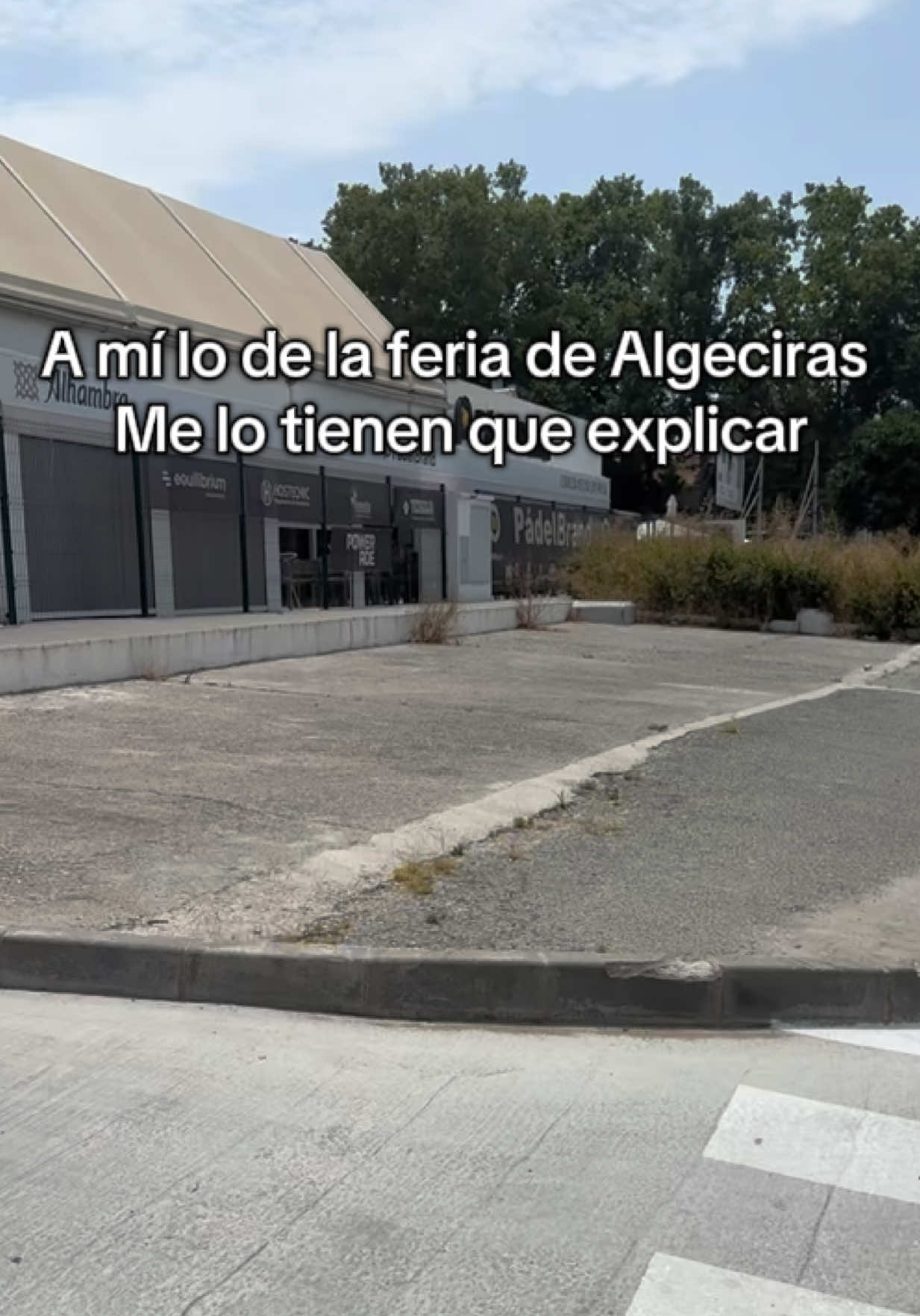 La feria de algeciras 2025 está siendo histórica, al nivel de las películas de marvel. Los personajes canónicos españoles que han venido no han tenido ningún tipo de sentido @Mashallah @Los Gemelos de Alicante #dandydebarcelona #algeciras #feria #feriaalgeciras 