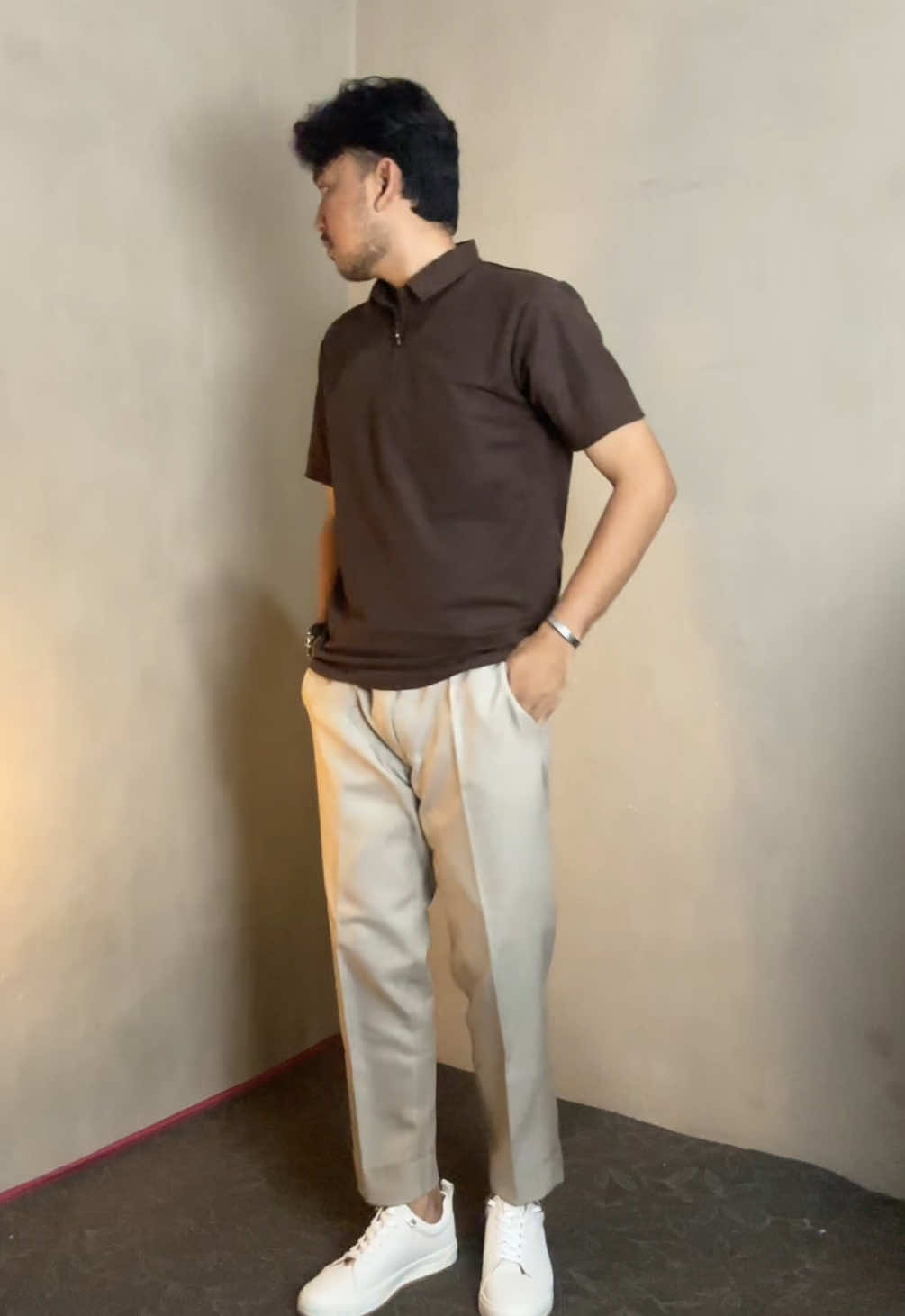 cek out ga sekarang! 🫵🏻 #kaospolo #kaosmurah #polozipper #anklepants #celanapria #outfit 