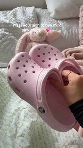 I love them and jsut in time for summer 🩷🥲 #crocs #pinkcrocs #milkpinkcrocs #shoes #sandals #Summer #holiday #nails #newshoes #sliders #summer2025 #jet2holidays 