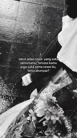 maaf ya uda malem jadi ovt, walaupun kamu uda sayang banget ke aku, tapi ketakutan itu ada meskipun sedikit