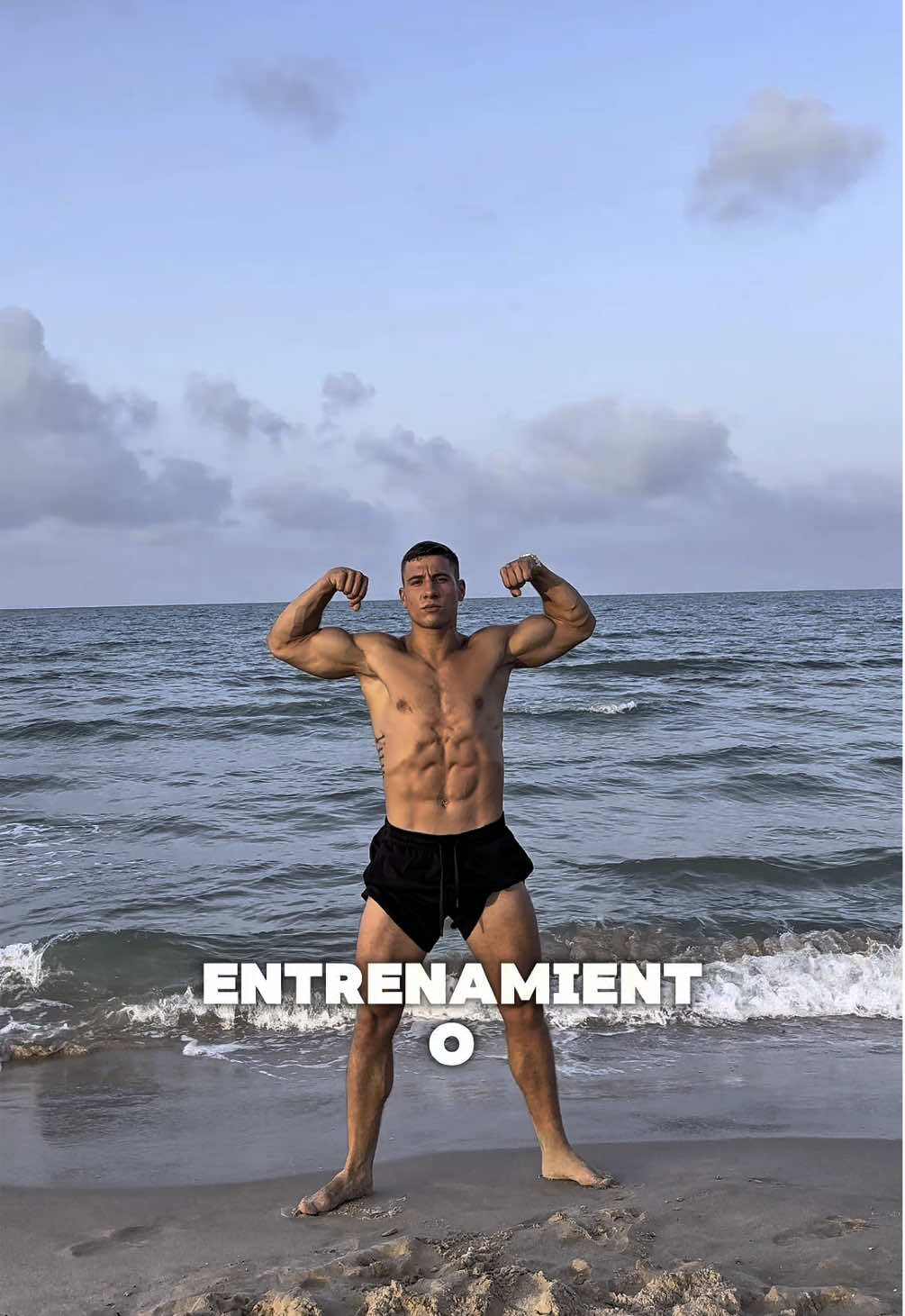 ¿Sabías que… Con esta rutina activas todo el cuerpo, trabajas fuerza, resistencia y te pones a prueba solo con tu peso corporal 💥 • Flexiones explosivas o (doble palmada) • Sentadillas explosivas con salto • Flexiones normales • Zancadas explosivas en el sitio  • Burpees con salto + flexión  Escríbeme si necesitas ayuda con la planificación de tus entrenamientos👇🏽 #fullbodyworkout #hiit #perdergrasa #Fitness #entrenamiento #rutina #parati 