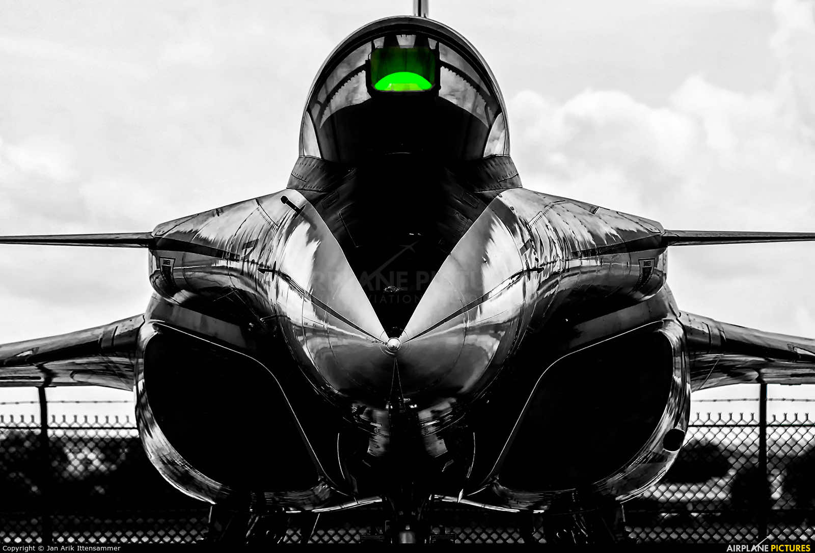 Vous reprendrez bien une dose de rafale ? #rafale #avion #edit #katyperry #france🇫🇷 #armeefrancaise 