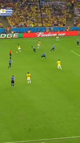 ¡JOYA DE RECUERDO! Hace 11 años James Rodríguez anotaba este tremendo gol ante Uruguay en Brasil 2014. #jamesrodriguez #fútbol #ligamx #Colombia #brasil2014 