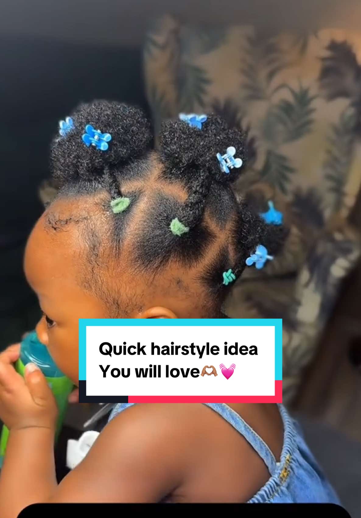 Everyone loves this simple kids hairstyle 🫶🏽 it’s just perfect for baby girls💓 #kidshairstyles #growwithdasia #hairinspo 