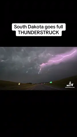 South Dakota put on a SHOW last night with the lightning my goodness! @MyRadar #storm #lightning #southdakota #weather 