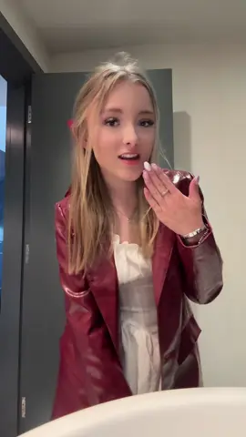 #lanadelrey #lanaoutfit #lanaliverpool #lanaconcert #lanatour #lanadelreyconcert #fyp #foryoupage #foryou #fy #real #outfit 