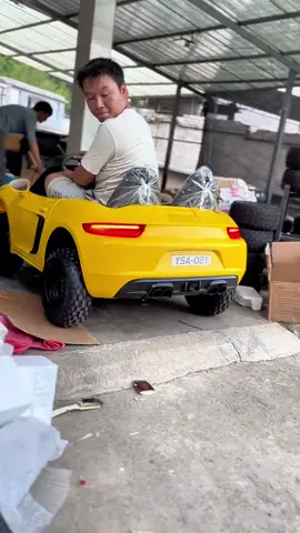 Xe ô tô điện có điều khiển từ xa cho bé mã 966 Đồ Chơi xeotodien diah xe bé x edie ô tô điện xe oto điện cho bé ô tô điện mini x eben