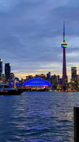 Which is your favorite city ‘and why?#canada_life🇨🇦 #travelcanada #downtowntoronto🇨🇦 #centreislandstoronto🇨🇦🍁 #harbourfronttoront #greatcanada #fyp 