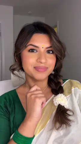 the final touches always bring the whole look together 😍🤌🏽  #tamil #tamiltiktok #browngirl #browntiktok #finaltouches #indianwedding #tamilwedding 