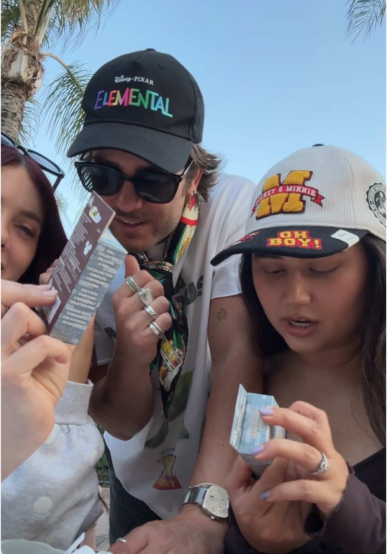 mystery pins at disneyland with @Kayla Stag + @jessicagustafson #disneyland #pintrading #disneypins #disneyunboxing 