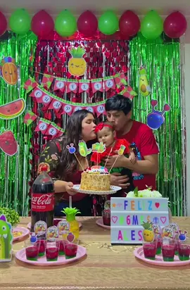 Videito de su medio año de mi princesa 🥰 #cumplemes #heybearsensory #🍉 #🍓 #🍊 #🍍 #frutas #bebe #paratii #6months #medioaño 