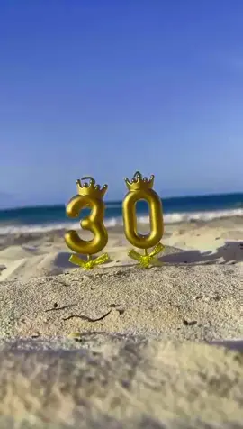 La nueva era 👑 #30 #todayismybirthday #35years #beach #birthday #playa  #beachvibes 