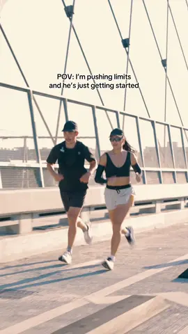 he’s zone 2 training while I’m pushing zone 4 😮‍💨 #Running #runningtiktok #couples 