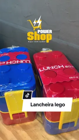 A lancheira mais procurada acabou de chegar em nossa loja, inspirada em #lego, ela vai deixar o momento do lanche muito mais divertido!  Acesse nossas lojas 📲 #lancheira #lancheiraescolar #lanche #diversaotiktok #infantil #marmitex #lancheirainfantil #alimentacaosaudavel 