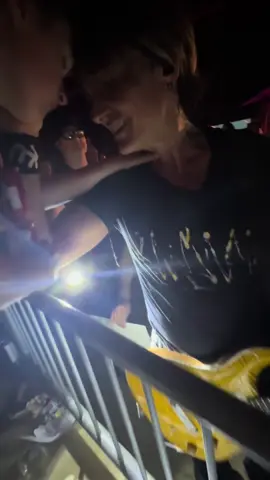 Thank you @Keith Urban for seeing my sister in a world where so many don’t. One of the best nights of our entire lives, we will never ever forget. 🤍 #keithurban #autismawareness #autismacceptance #fyp #foryou #countrymusic 