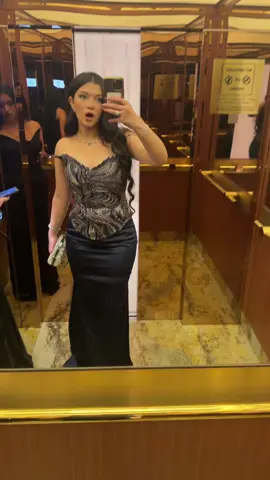 The mirror hates to de us coming @𝙈𝙖𝙡𝙖𝙠 𝙀𝙡𝙨𝙚𝙗𝙖𝙚𝙮 
