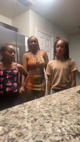 lil dance got me in a choke hold 