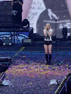 I am so proud of you my Rosie 💗 #rosé #blackpinkofficial #psy 