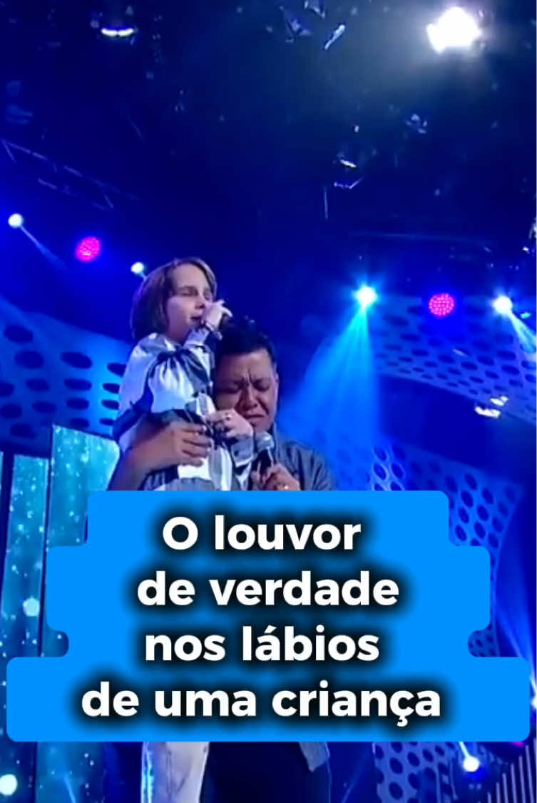 O verdadeiro louvor na boca de uma criança 🙏✨ Essa criança cantando tocou meu coração... É impossível não sentir a presença de Deus! 🕊️ Que o louvor puro e sincero das crianças nos inspire todos os dias. #GlóriaADeus #LouvorInfantil #GospelTikTok #Adoração #CriançaDeDeus #LouvorQueToca #DeusÉFiel #PresençaDeDeus #MúsicaGospel #TikTokCristão #VozDeAnjo