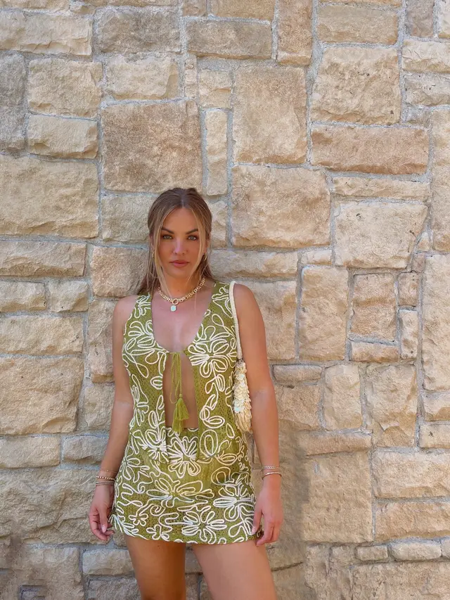 Recents from the summer wardrobe ☀️ @Lulus #luluspartner #lovelulus You can use my code BECCAT20 for 20% off your first purchase. 