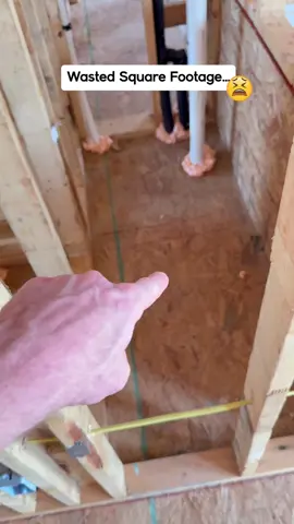 🛑 Don’t Build a House without seeing my Checklist…
 Get it at BuilderBrigade.com
 
 It’s pretty common to see wasted square footage like this on a new build. Nothing against the builder. They have a system that allows them to build quickly.
 
 I just like for the homeowner to know about this because it might just be worth a conversation if they see a situation where they can make this dead space functional.
 
 Thoughts on this? Would you try really hard to utilize every square inch?
 
 #BuilderBrigade #homebuildingtips #homebuilding #NewConstruction #customHome #HomeBuildingChecklist #framing #deadspace

