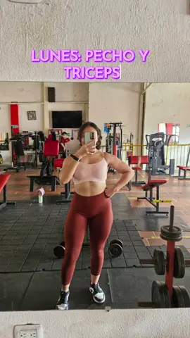 Mi rutina de pecho y un poquito de triceps💪🏼🔥 El press plano sin peso lo uso para calentar y como ejercicio de aproximación💕 De ahí en adelante realizo todos los ejercicios con el mayor peso posible (uno que pueda controlar)🤗 Y de triceps no hago tantos ejercicios debido a que tomo un día a la semana para entrenar brazo completo también🙈 #motivation #gym #rutina #pecho #GymTok #girls #gymmotivation #gymrat #Fitness #fitnessmotivation 