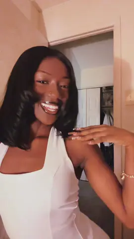 I feel like a princess with all the struggle included 💀🤍 #pretty #princess #allwhite 