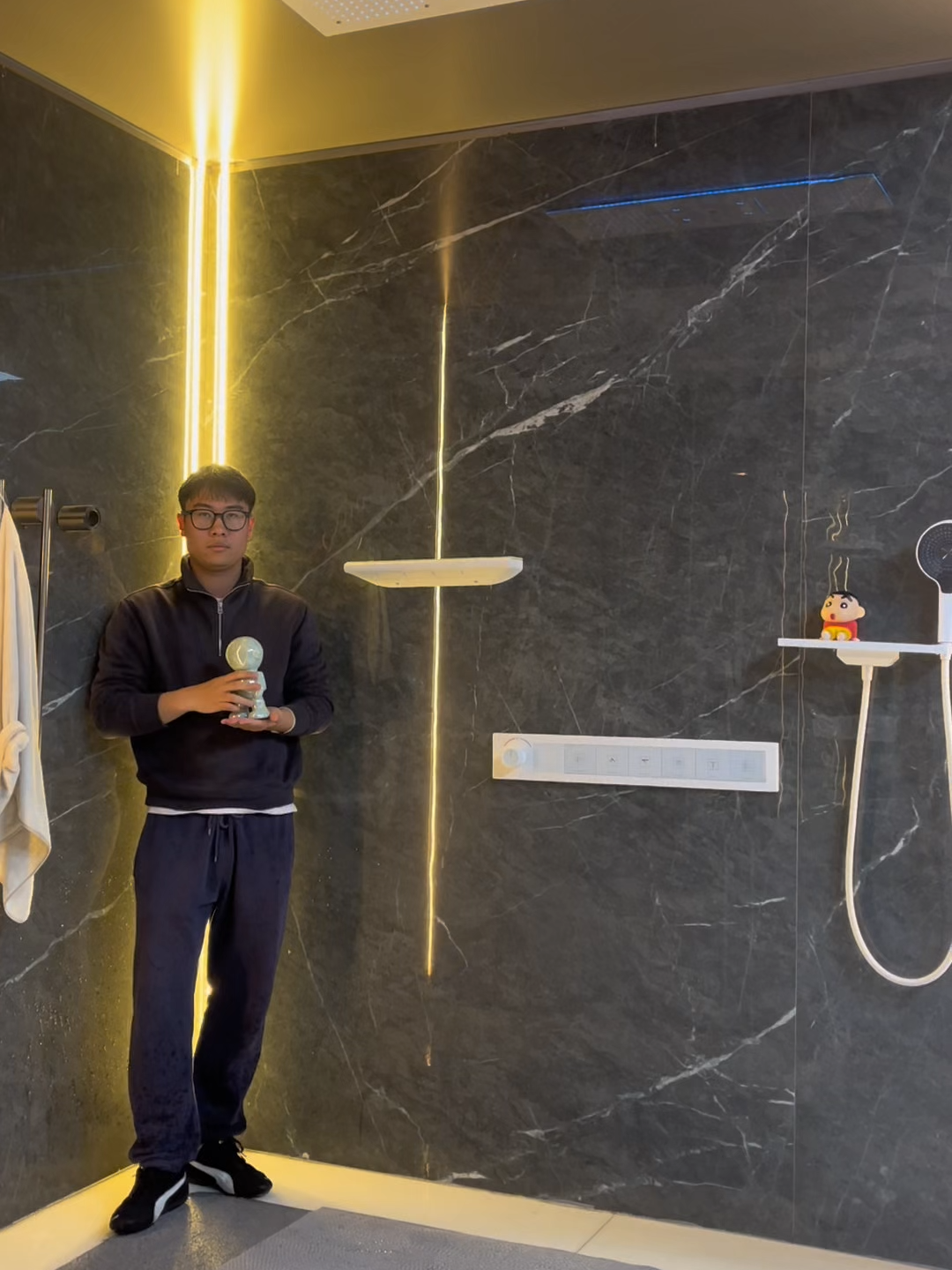 Where rhythm meets relaxation. 💃💦 The 2025 Music Shower Set transforms your daily routine into a spa-like escape, complete with surround sound and chromatherapy lighting. #ShowerWithStyle #ImmersiveBathroom #SoundAndSpa #SmartShowerSet #LuxuryBathLife #XYlivingstore #BathroomVibes #ModernHomeTech #2025BathroomUpgrade