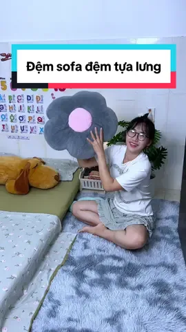 Đệm trang trí ghế sofa đệm tựa lưng làm gối nằm hay ngồi bệt cũng được hết đó mấy bà ơi xinh lắm #nhatkymenem #xuhuong #mebimsua #mevabe #trangtrinha #demghesofa #demlotmong #demghe #demghehinhbonghoa 
