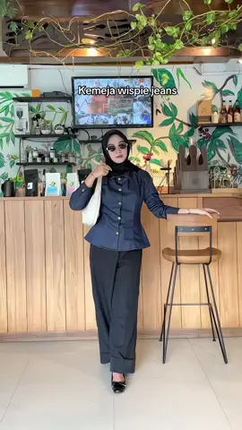 Plis cakep bangett#OOTD #kemejajeans #wispie 