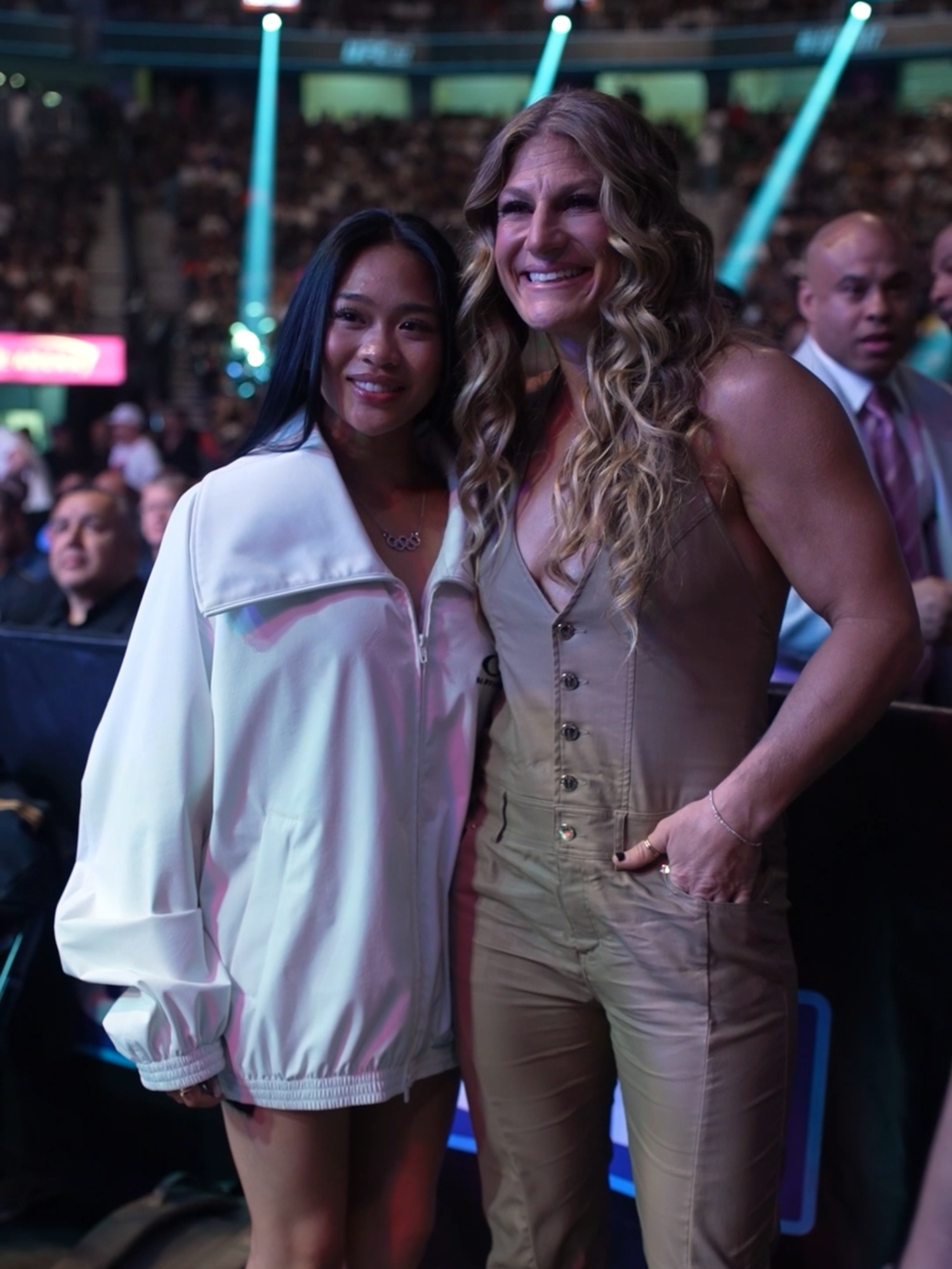 A couple of gold medalists in the house! 🥇 #UFC #mma #kaylaharrison #sunilee