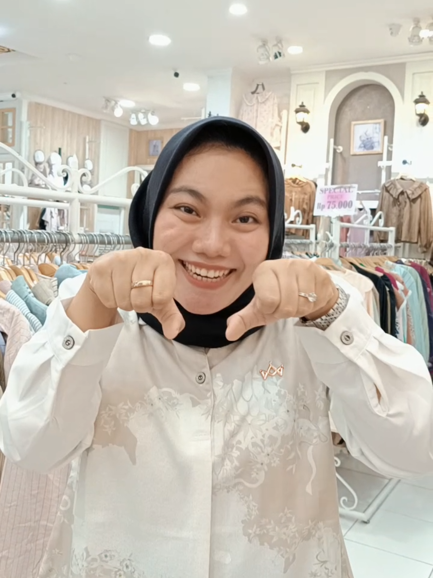 Dame un grrrr❤️‍🔥 #planetfashioncirebon #outfit #belanjaditiktok #planetfashionkaranggetas 