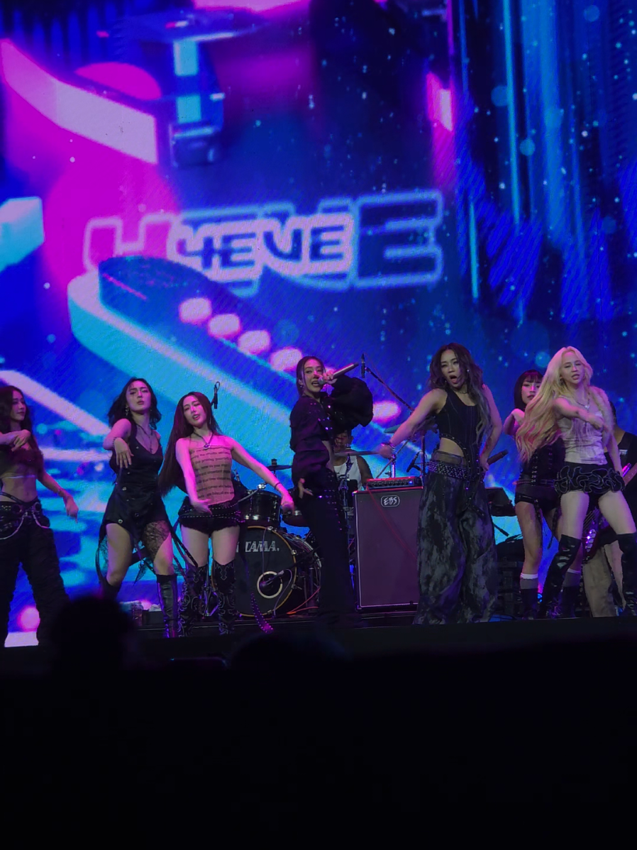 i like boy #MoveOnจนโคจรมาเจอกัน #MoveOnConcert #4EVE 