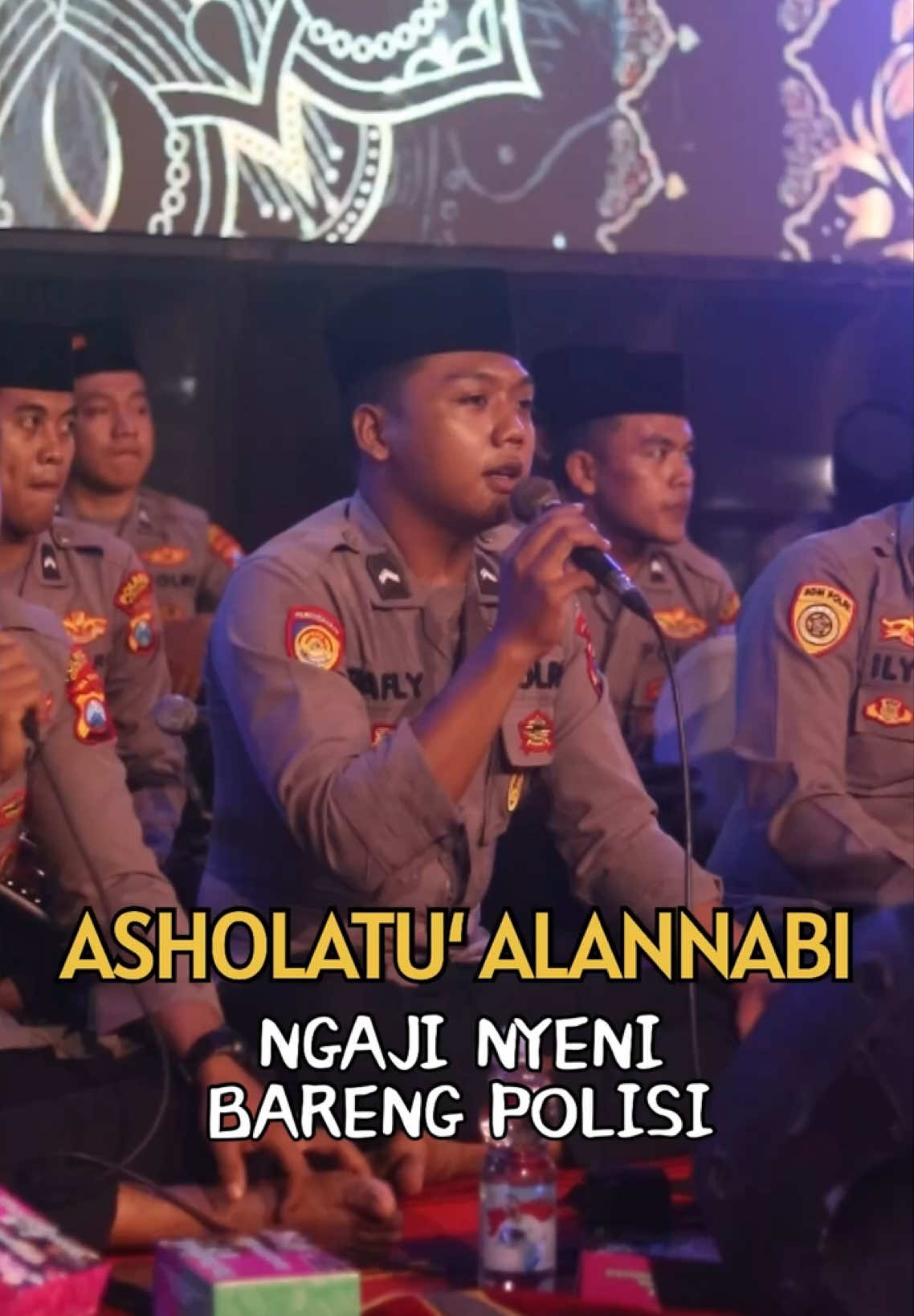 Ngaji Nyeni Bareng Polisi Di Alun-Alun Wonogiri, Jawa Tengah. 27 Juni 2025 #polripresisi #polisisantrijatim #poldajatim #hadrahpoldajatim #asholatualannabi #wonogiri #poldajateng #jawatengah #fypsholawat 