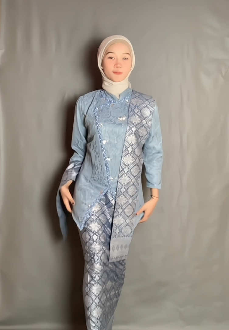Secinta itu sama kebaya janggan ini , READY variasi DENIM!!😭🥹🫶🏻#OOTD #kebayawisuda #kebayamodern 