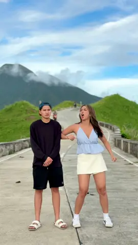 ayaw patalo e @IG: therealarean 🤍 #batanes 