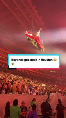 Beyoncé’s car stopped mid-show at Cowboy Carter Houston Night 1 — but she handled it like a queen 👑 #Beyoncé #CowboyCarter #Houston #BeyHive #FYP