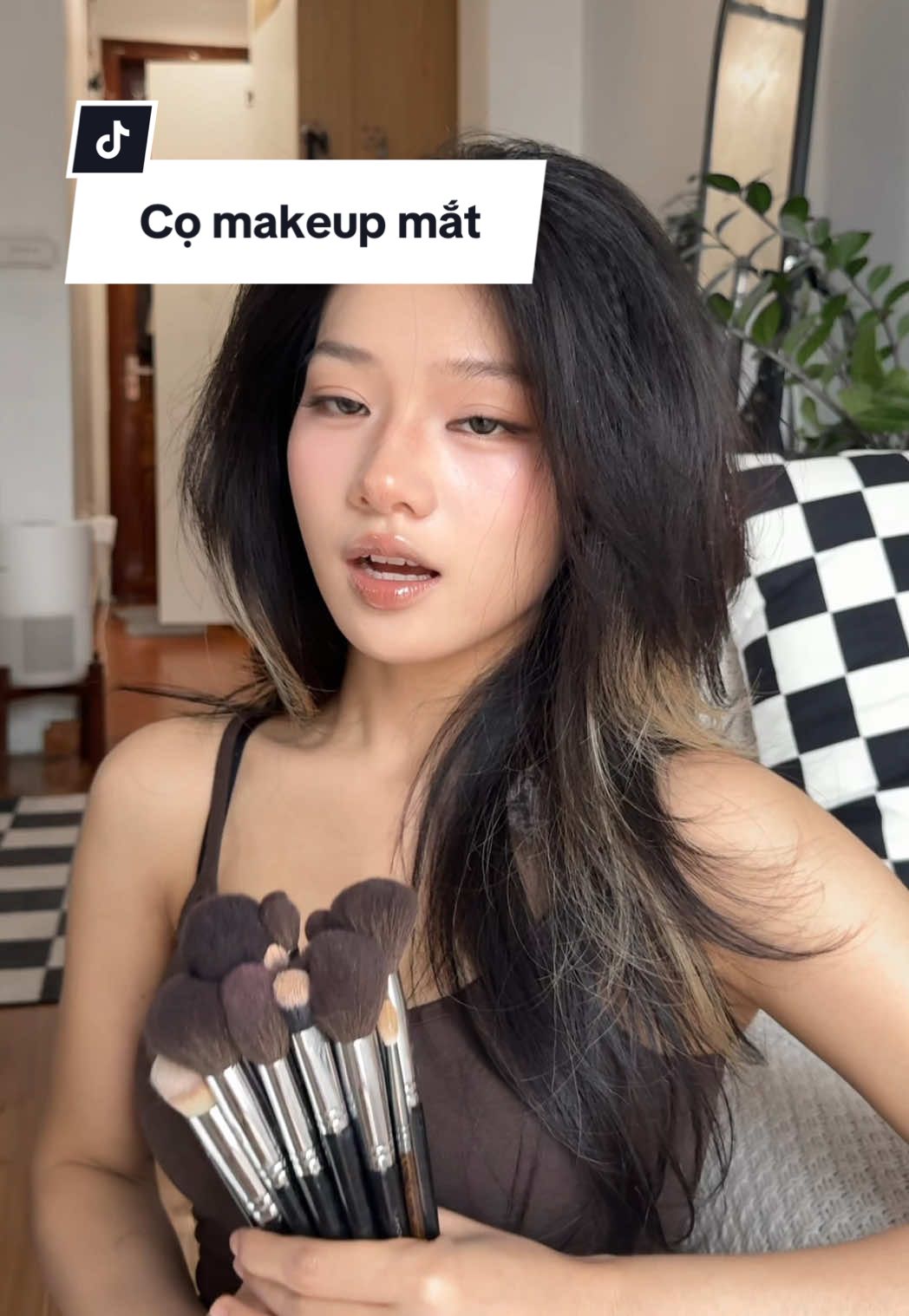 Cọ mắt cho người mới bắt đầu. Lens Glowy Black của Dii nha ✨ #cotrangdiem #LearnOnTikTok #hoccungtiktok #makeuptutorial #makeupcanhan #trending #xinhdep #xinhdepmoingay #trangdiemmat 