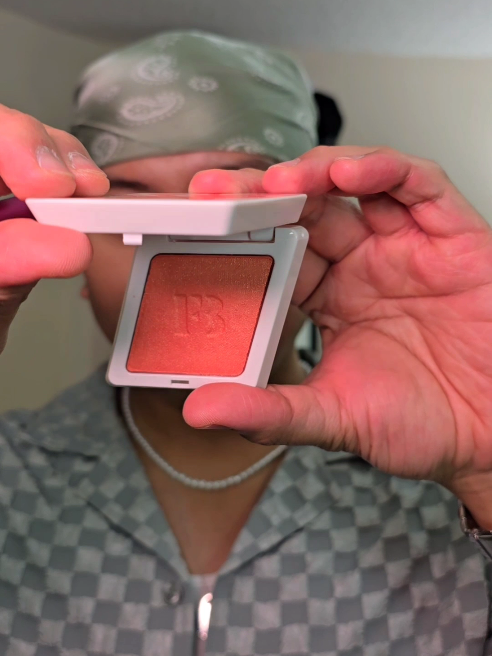FENTY BEAUTY - your summer sunburnt blush glow ✨️✨️✨️ @Fenty Beauty 🧡 Fenty Suede Blush - 13 Just A Crush Fenty Demi Glow - 01 Pretty Purlz #makeup #makeuptok #makeuptips #makeuphacks #grwmmakeup #grwm 