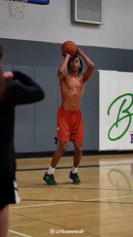 Tre Johnson Catch & Shoot Work at the Wing! Clean Release — shot after shot. Pure rhythm. #nbadraft #NBA #washingtonwizards #basketballtiktok #nbatiktok #trejohnson #nbadraft2025 #texaslonghorns #texas #basketball #fyp 