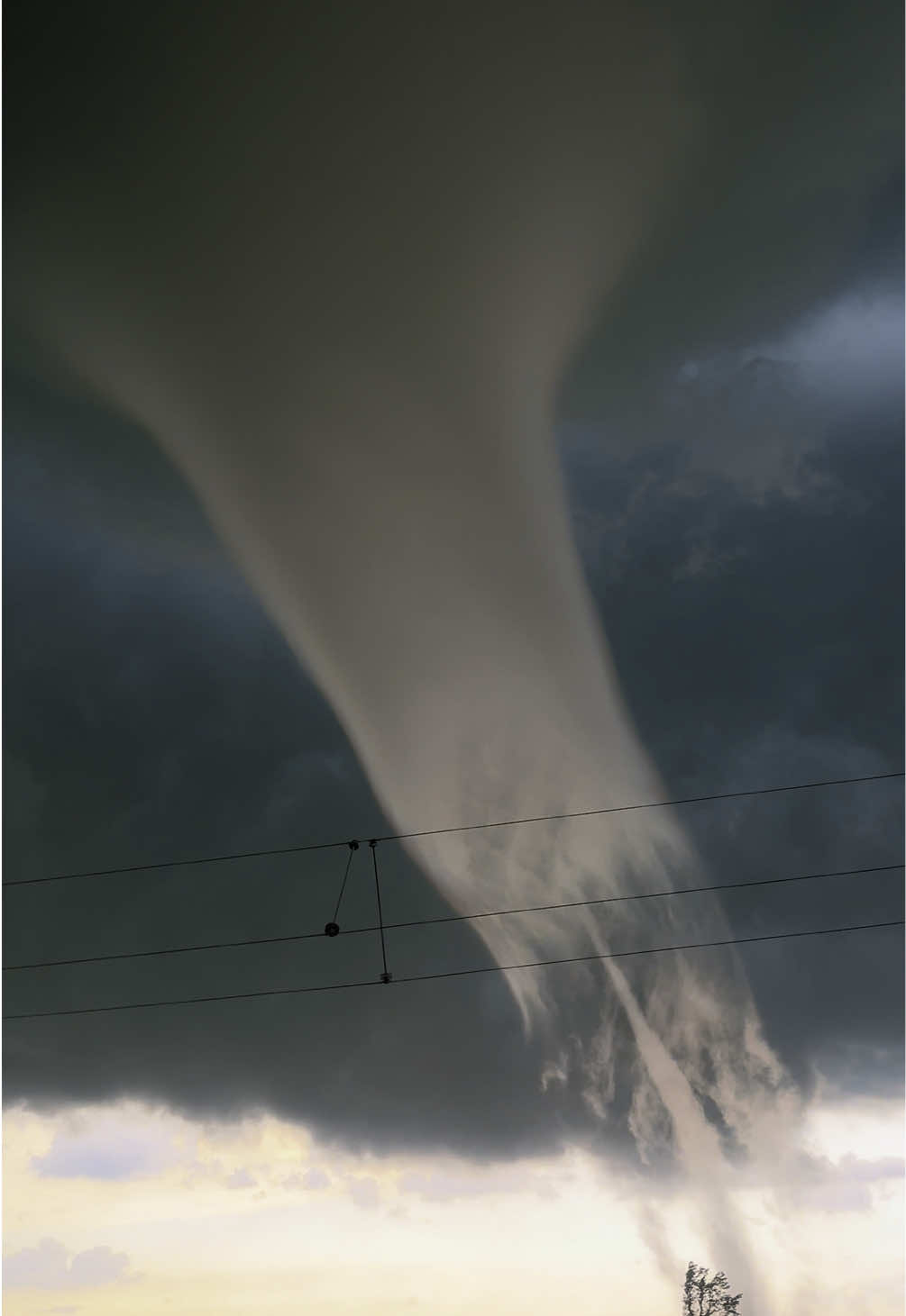 Best tornado intercept of my life #tornado #southdakotatornado #sdwx #nikon #stormchaser